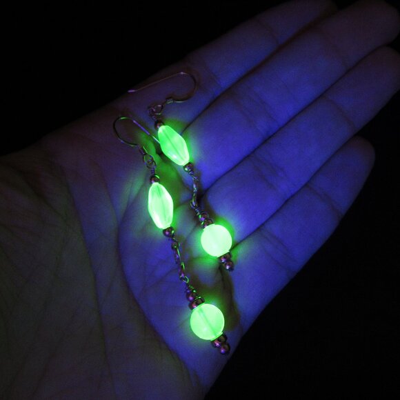 14k gold filled and Uranium glass bead earrings - Picture 2 of 9